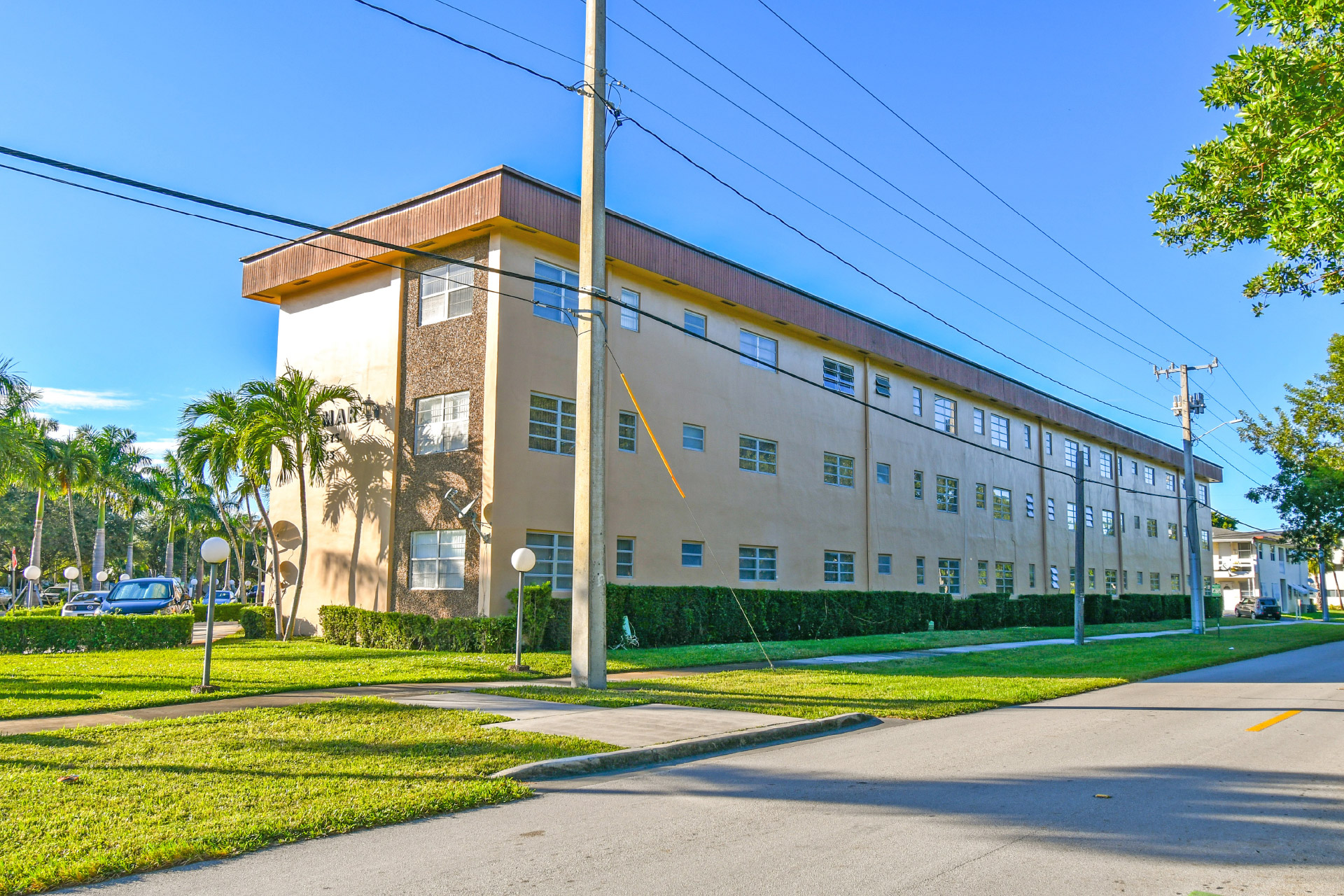 LOMAR SOUTH APARTMENTS Joseph P. Thomas